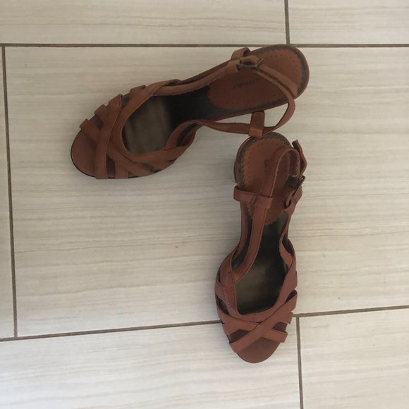 heeled leather sandals - Picture 4 of 6